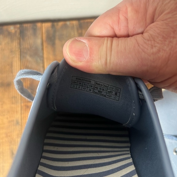 Vionic Brinley Women's Water Resistant Suede Sneaker Size US 11/ EUR 43 - Picture 11 of 11